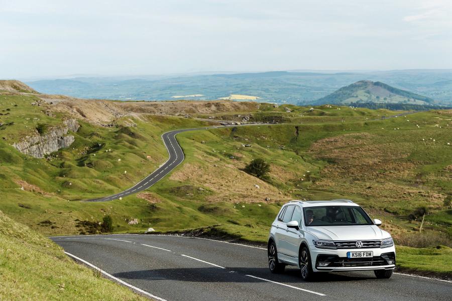  Volkswagen Tiguan R-Line 2016 года  (UK) (фото 23 из 30)